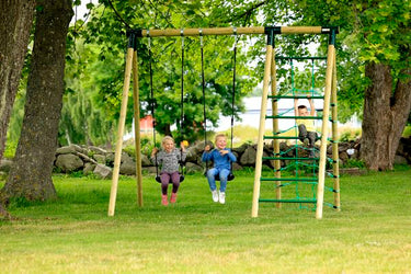 Hörby Bruk - Active High, Højt Gyngestativ med klatrenet+ stige, 2,5 m