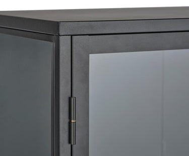 Carmel Skænk  - Sort Metal med 3 Glaslåger og Høje Ben, 132x88x40cm