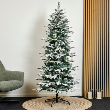 Nordic Winter - Juletræ kunstigt smalt PE/PVC m/sne, klasse A, 180 x 86 cm m/lys