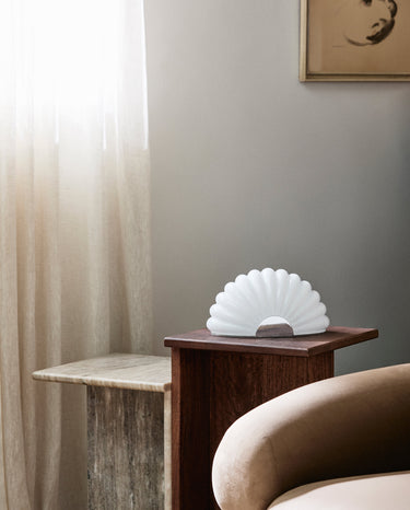Nordal - CHIA lampe med kromfinish – hvid – L27,5 × B14 × H14 cm
