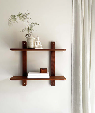 MOUD Home - NORD væghylde i ask - 60×53 cm