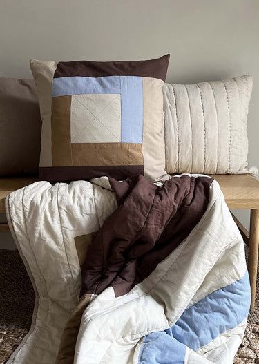 MOUD Home - PATCH pudebetræk 50×50 cm - blå/beige/brun