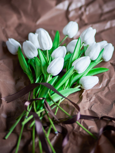 Bloomingville - Tulip Buket, Hvid, Kunstige Blomster - Ø17 × H32 cm